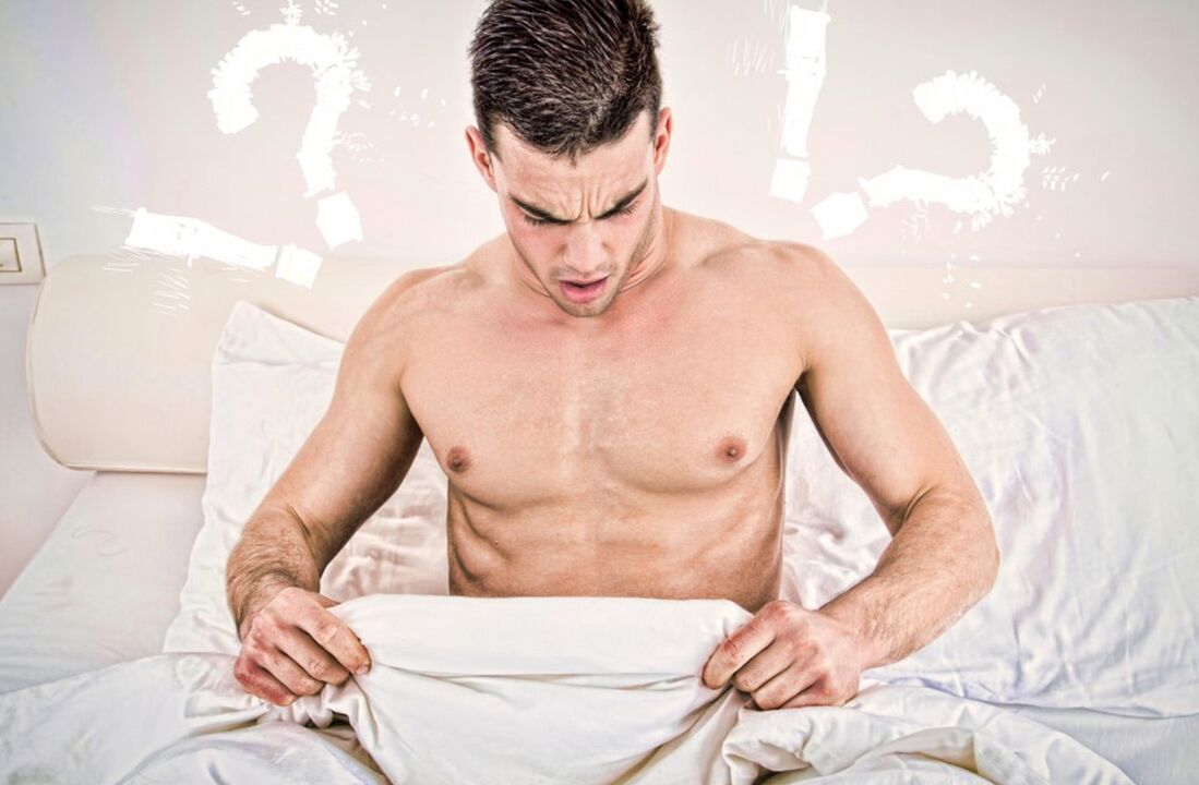 Un hombre no está contento con el tamaño de su pene.